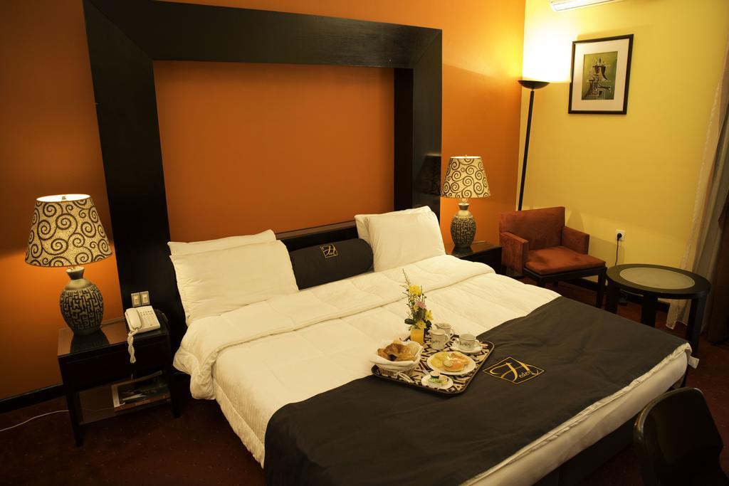 Heden Golf Hotel Abidjan Esterno foto