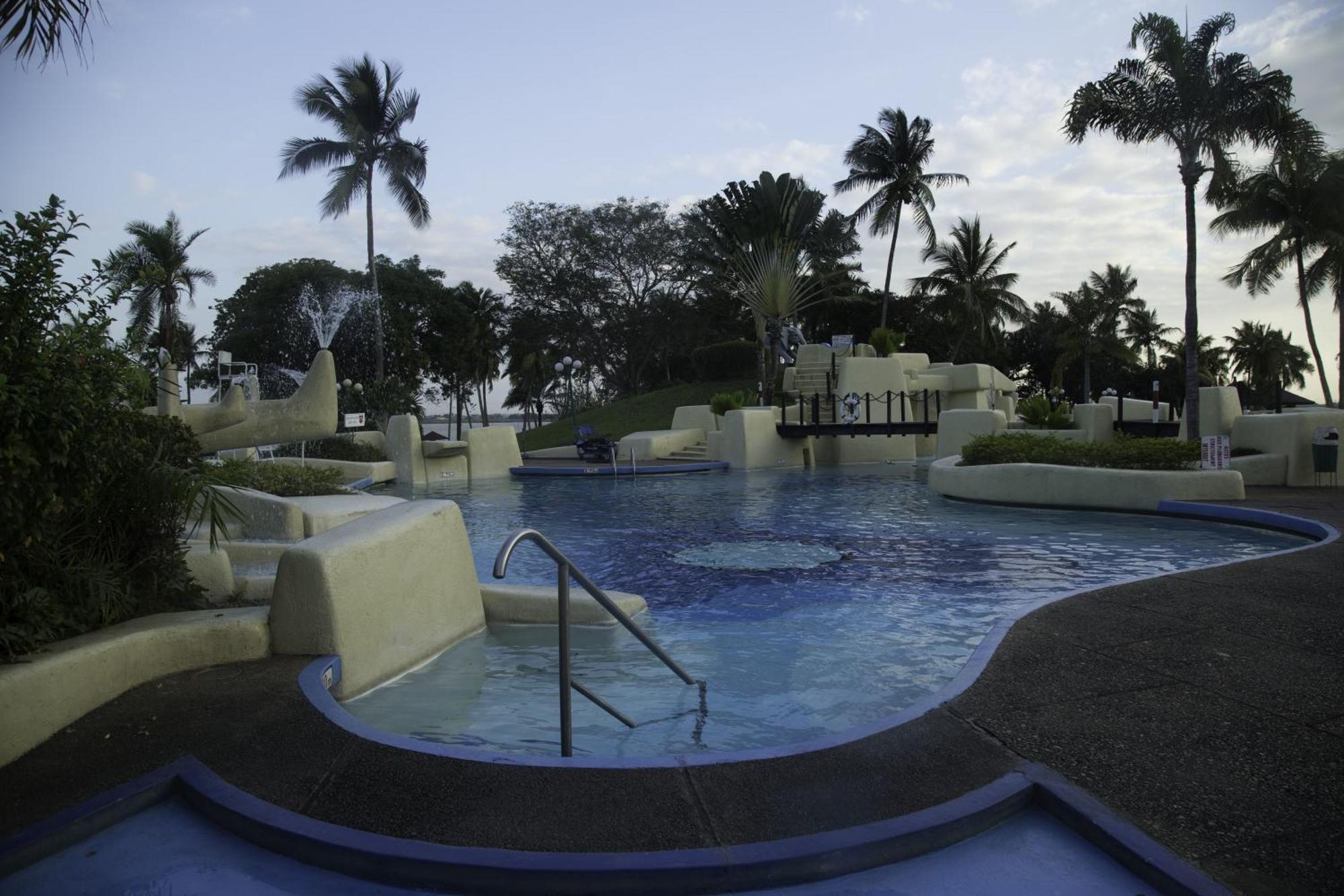 Heden Golf Hotel Abidjan Esterno foto