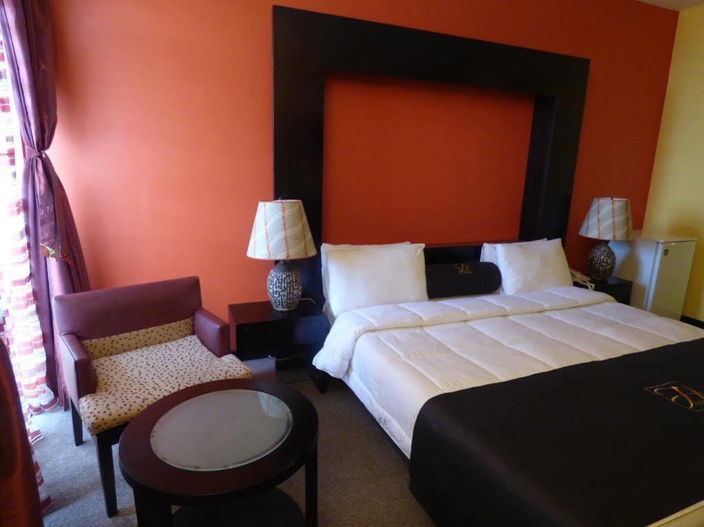 Heden Golf Hotel Abidjan Esterno foto